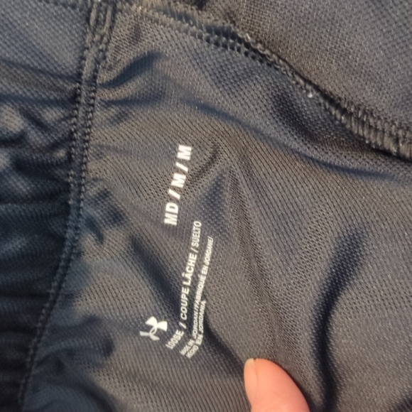 Under Armor Black Logo Waistband Running Shorts - Picture 3 of 4